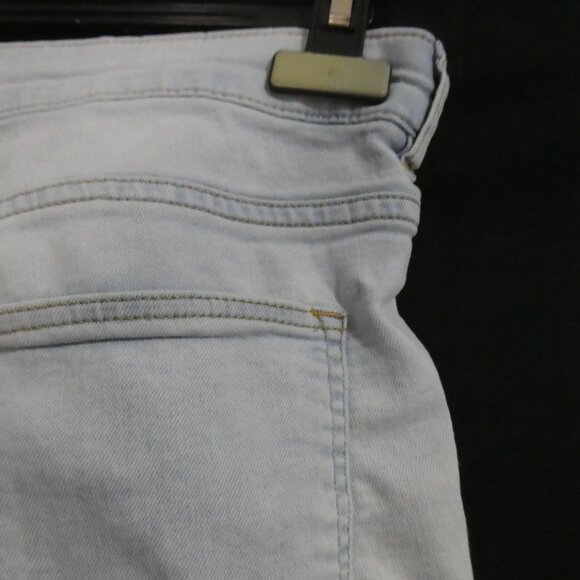 Unbranded | 14.5 inch waist measured | Faded Blue Denim Jean Shorts - Picture 11 of 16